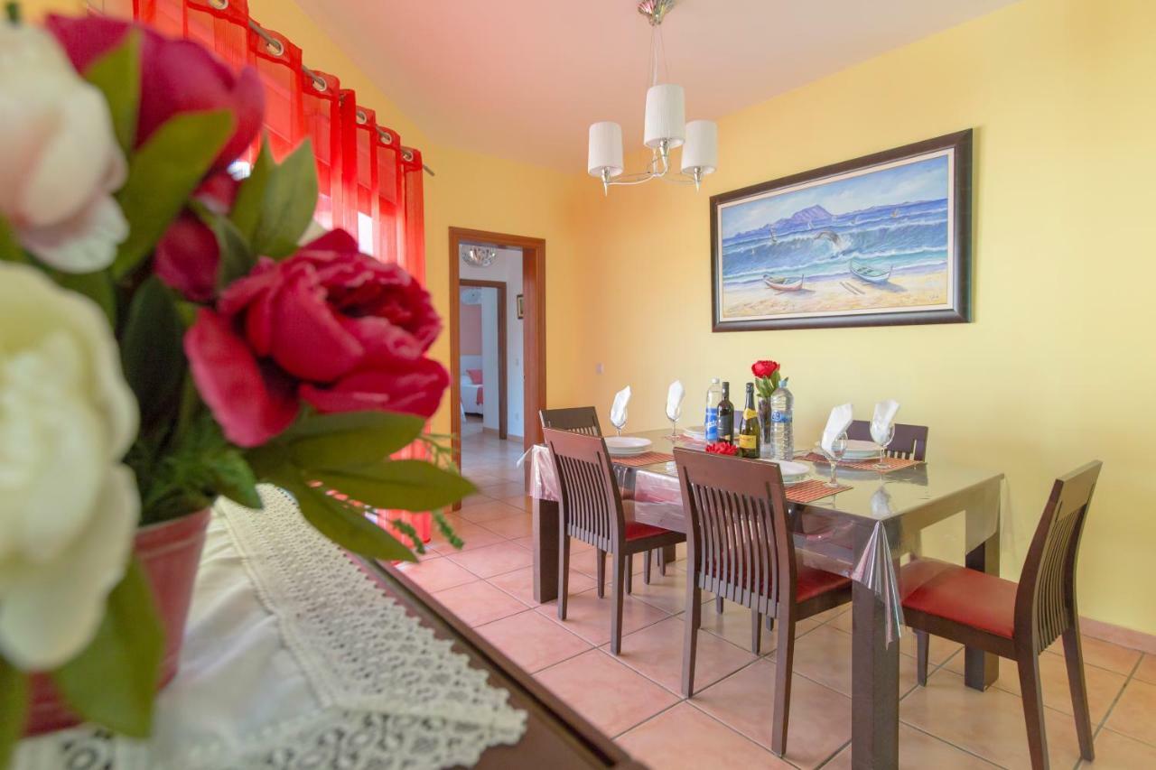 Bella Lucia 1. Piscina Climatizada, Wifi, Bbq. Villa Corralejo