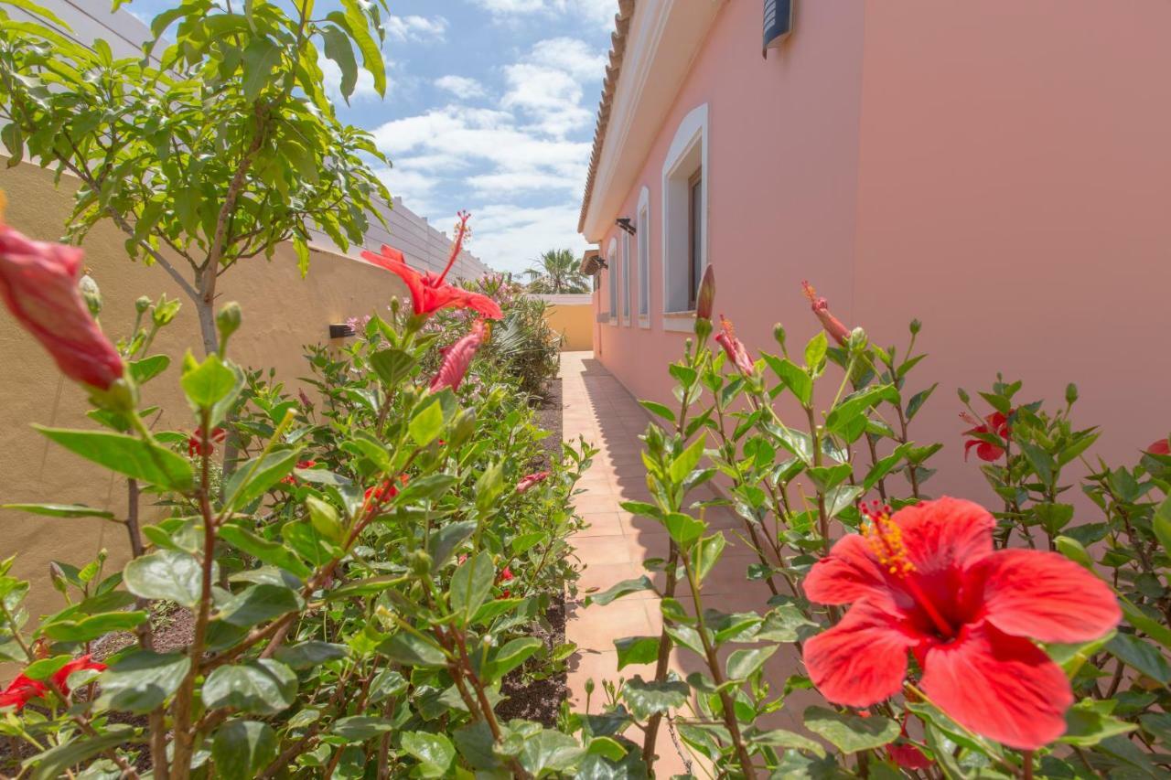 Bella Lucia 1. Piscina Climatizada, Wifi, Bbq. Villa Corralejo