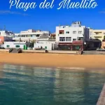 Centro De Corralejo Con Vistas A Isla De Lobos