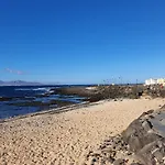 Cozy Apartment Near The Ocean