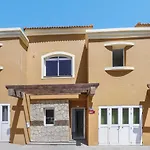 Villa Tucanes