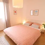 Casa Lea - Central, Cozy And Right By The Beach
