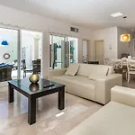 Villa 913