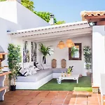 Luxury Villa \'La Bonita\' With Private Heated Pool, Bbq & Free Wifi- Suiteable For Familiesfriends