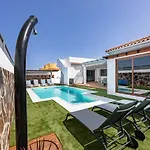 Villa Luxury Paula\'S Dream Private Pool Corralejo By Holidays Home