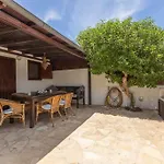 Villa Rustica -Heated Pool & Garden Near The Beach