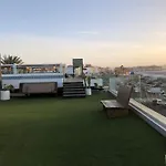 Elegant Apartment Next To The Sea!