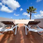 House Boho Palm With Private Heated Pool And Garden, 3 Bedrooms, Wi-Fi
