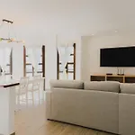 Happy House - Downtown Apartment