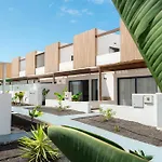 El Palmeral - House With Pool In Corralejo