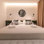Tita Deluxe