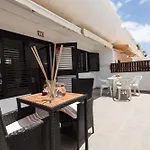 Home2Book Oceans Of Calm Apt, Terrace & Pool