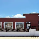 Banama Coliving & Coworking, Surf & Yoga - Casa Roja