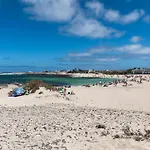 Home2Book Vibrant Apt Corralejo, Pool
