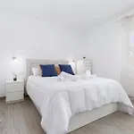 Home2Book Vibrant Apt Corralejo, Pool