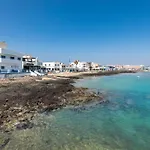 Home2Book Pool & Tennis Court Cozy Apt, Corralejo