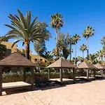 Home2Book Pool & Tennis Court Cozy Apt, Corralejo