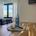 Surf And Stay House