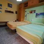 Lorenzo\'S Bed & Surf Apartment
