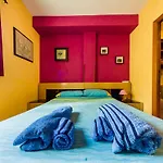 Lorenzo\'S Bed & Surf Apartment