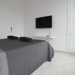 Harbour Apartment With Sea View