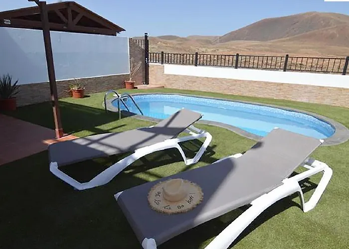 Villa Blue With Private Pool, Bbq, Wifi - Suitable For Families By Holidays Home