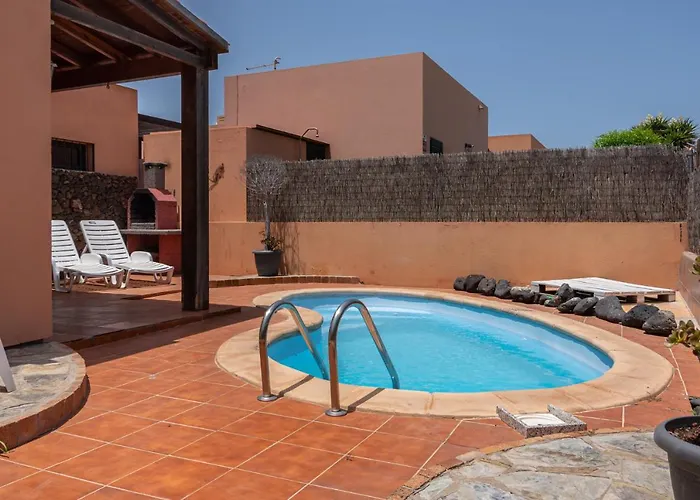 Lovely 2-Bed Villa In Corralejo Fuerteventura