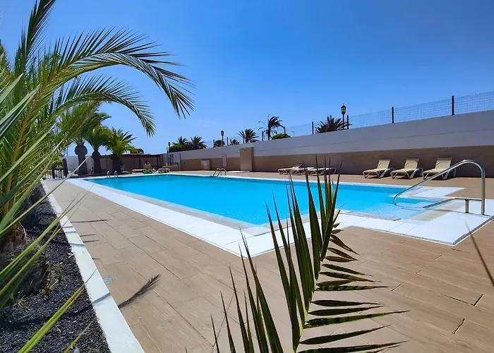 Sweet Flat With Private Patio Dunasol