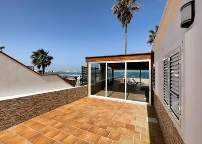 Corralejo Beach Villa San Antonio- Private Heated Pool, Breathtaking Sea View, Bbq, Fast Wifi By Amazzzing Travel
