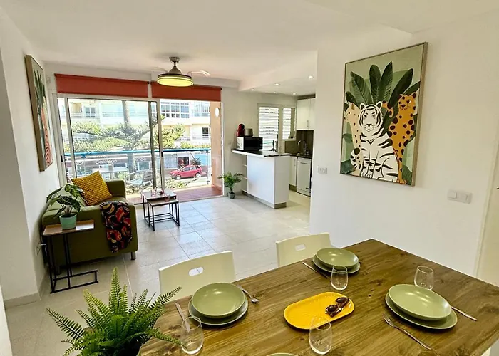 Sunny Terraced Flat In Corralejo Center