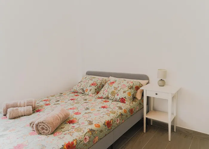 Happy House - Downtown Apartment