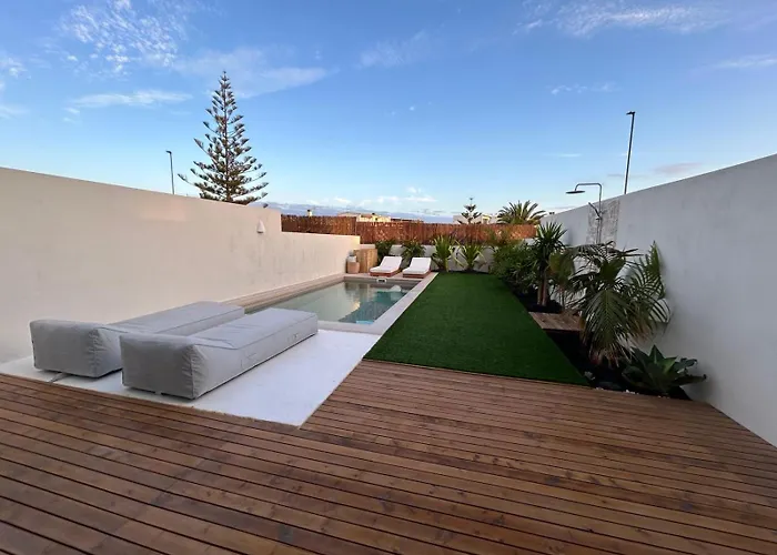 Casa Damar With Sea View & Heated Pool