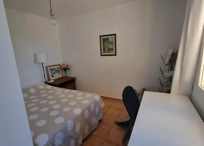 Gilda: Beautiful Spacious Apartment. Seaview From Rooftop Terrace