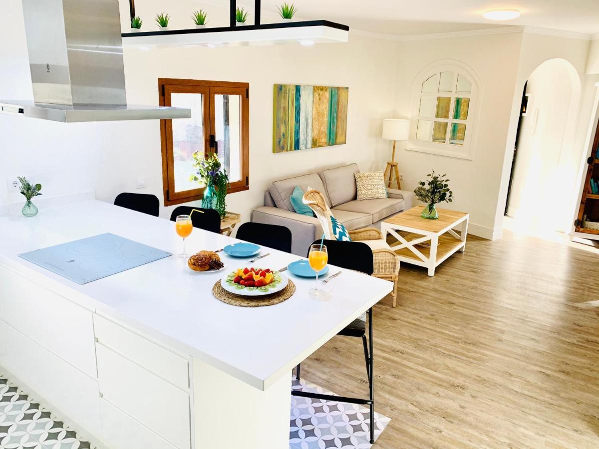 Ereza Lobos Villa *