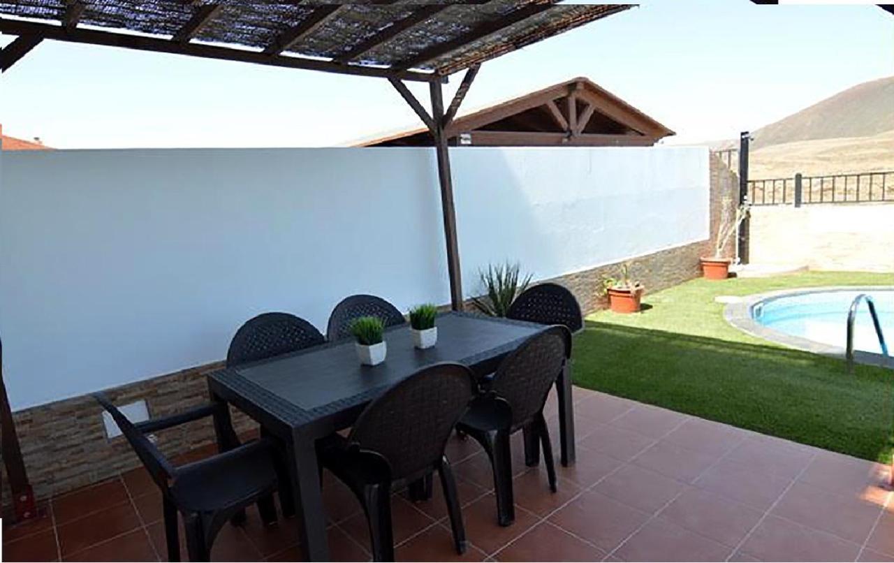 Villa Blue With Private Pool, Bbq, Wifi - Suitable For Families By Holidays Corralejo