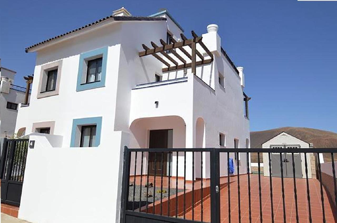 Villa Blue With Private Pool, Bbq, Wifi - Suitable For Families By Holidays