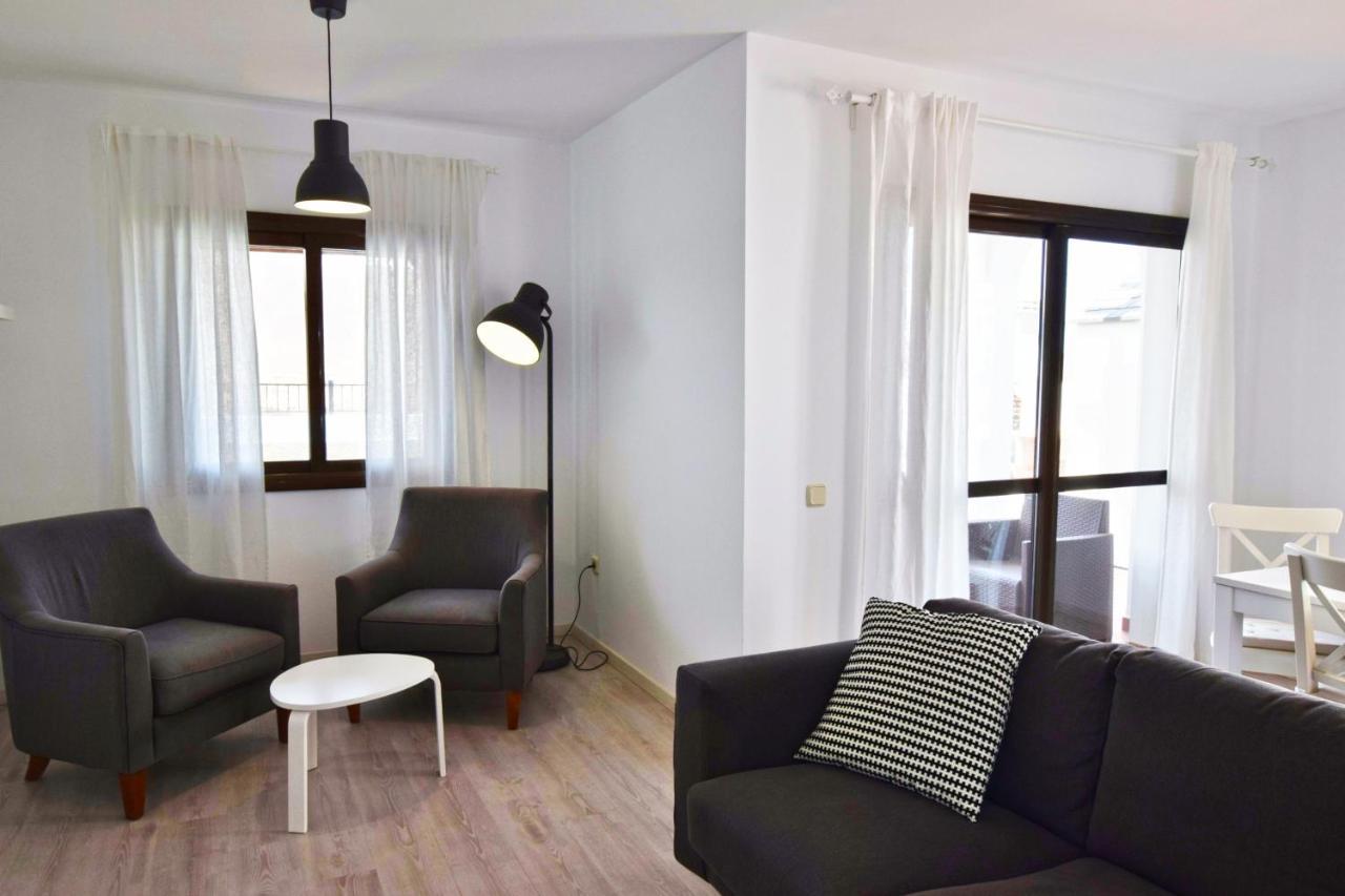 Villa Blue With Private Pool, Bbq, Wifi - Suitable For Families By Holidays *