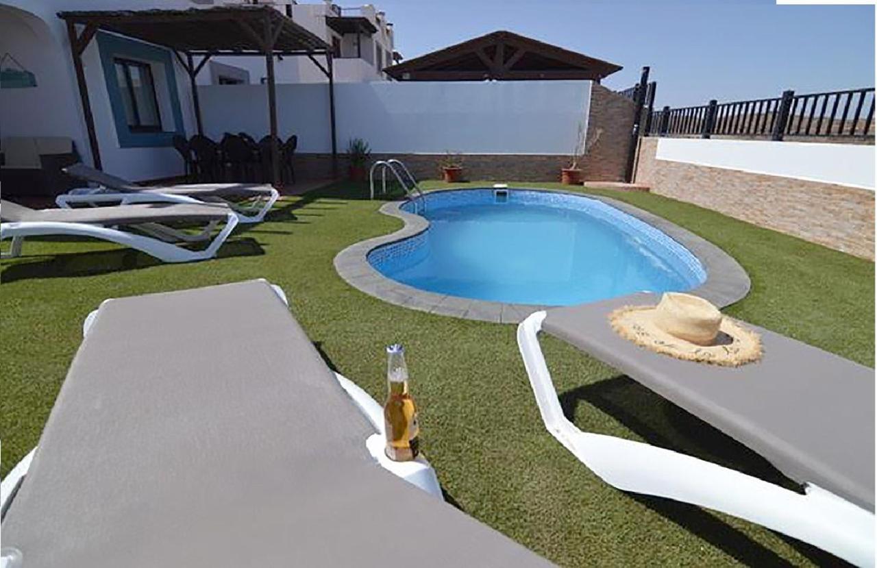 Blue With Private Pool, Bbq, Wifi - Suitable For Families By Holidays Pousada Corralejo