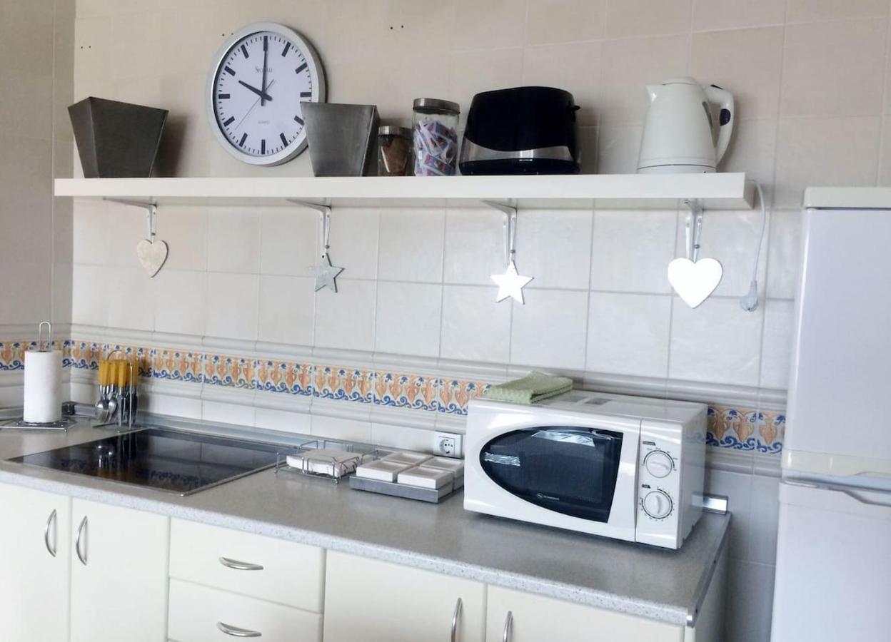 Ocean View Haven: Beachfront Retreat With Fiber Optic Internet Apartment *