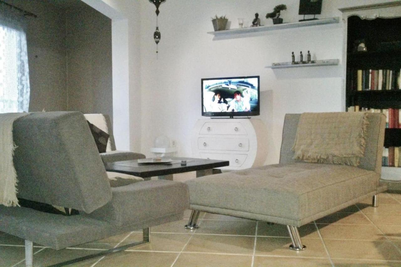 My Ocean !!! Breathtaking Location, Steps To The Ocean, Spacious Sea View, Fully Equipped And Well-furnished With Private Entrance And High-speed Fiber Optic Internet Apartment *