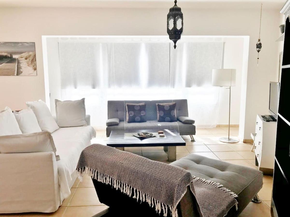 My Ocean !!! Breathtaking Location, Steps To The Ocean, Spacious Sea View, Fully Equipped And Well-furnished With Private Entrance And High-speed Fiber Optic Internet Apartment Corralejo
