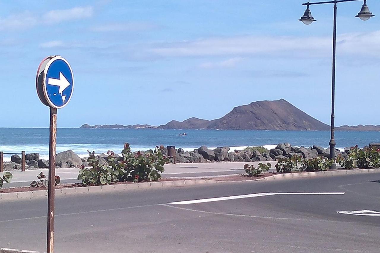 My Ocean !!! Breathtaking Location, Steps To The Ocean, Spacious Sea View, Fully Equipped And Well-furnished With Private Entrance And High-speed Fiber Optic Internet * Corralejo