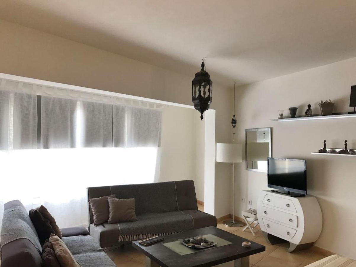 My Ocean !!! Breathtaking Location, Steps To The Ocean, Spacious Sea View, Fully Equipped And Well-furnished With Private Entrance And High-speed Fiber Optic Internet Corralejo