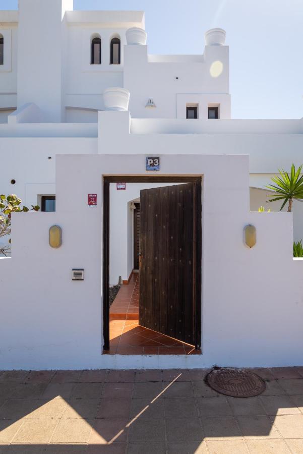 Casa Blanca Villa *