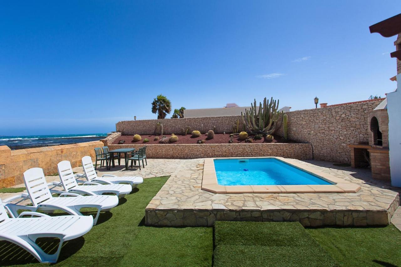 El Castillito, Beachfront