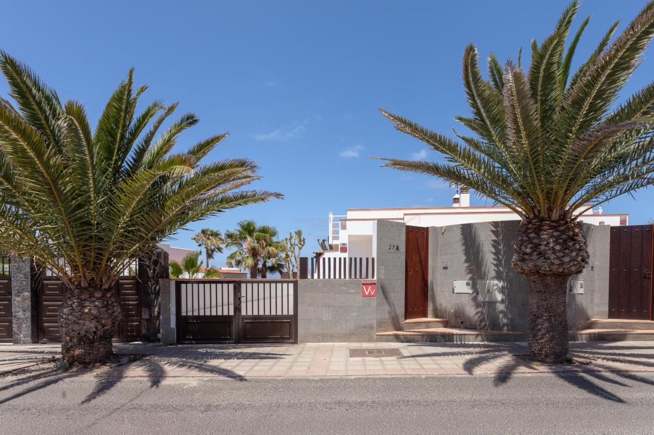 Marina I Beachfront By Holidays * Corralejo