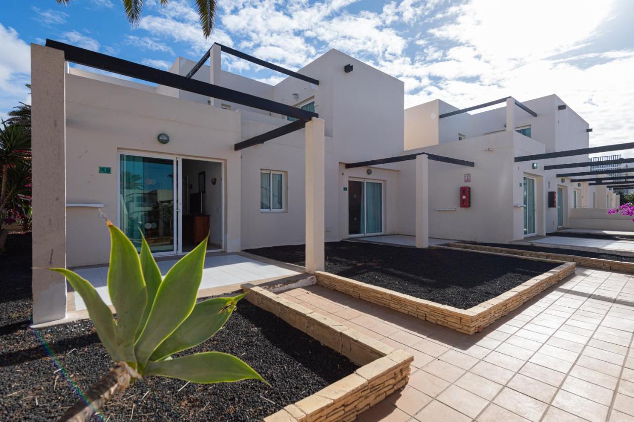 Homeforguest 13 Con Terraza Y Piscina En *