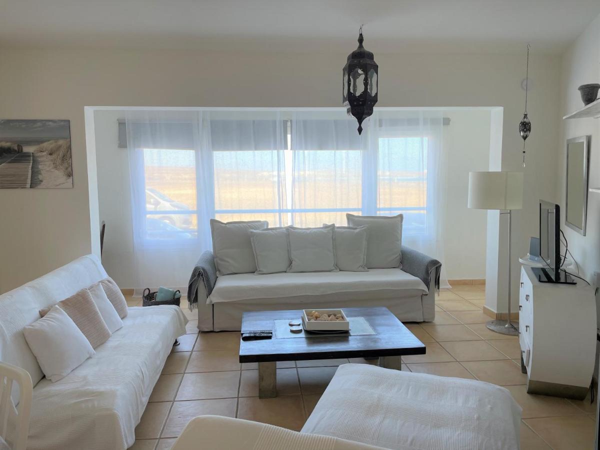 My Ocean !!! Breathtaking Location, Steps To The Ocean, Spacious Sea View, Fully Equipped And Well-furnished With Private Entrance And High-speed Fiber Optic Internet Apartment Corralejo