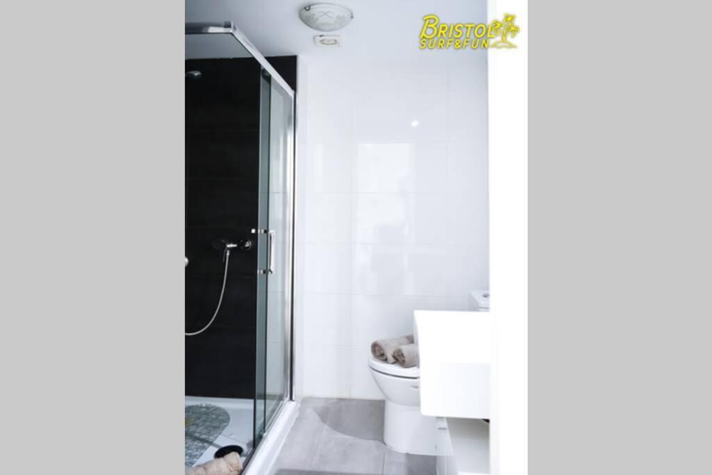 Apartment B-rent Bristol Surf & Fun *