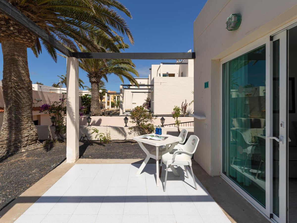 Apartamento 1 Con Terraza Y Piscina En Apartment *